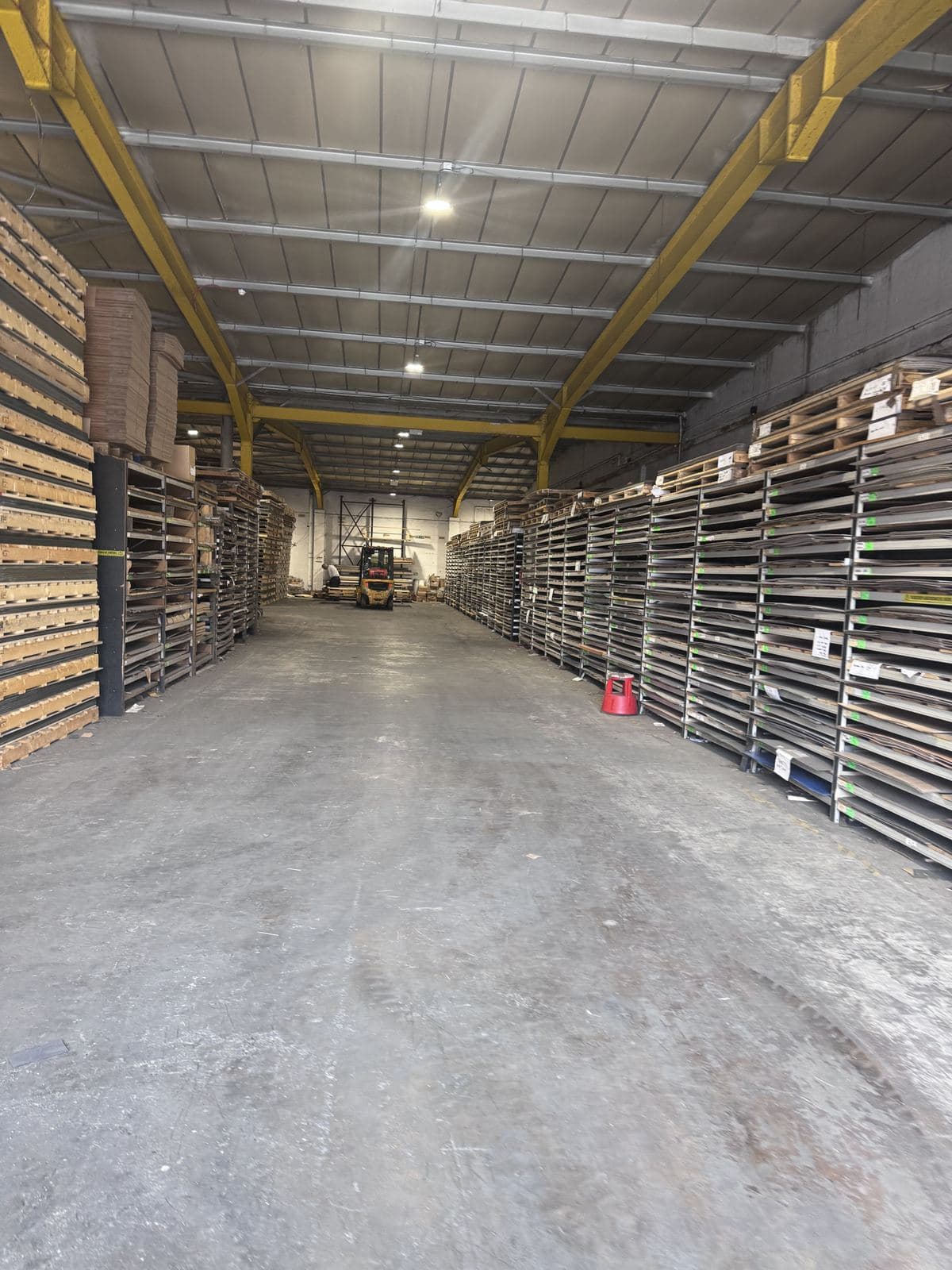 Plastics & Veneers Distribution Depot